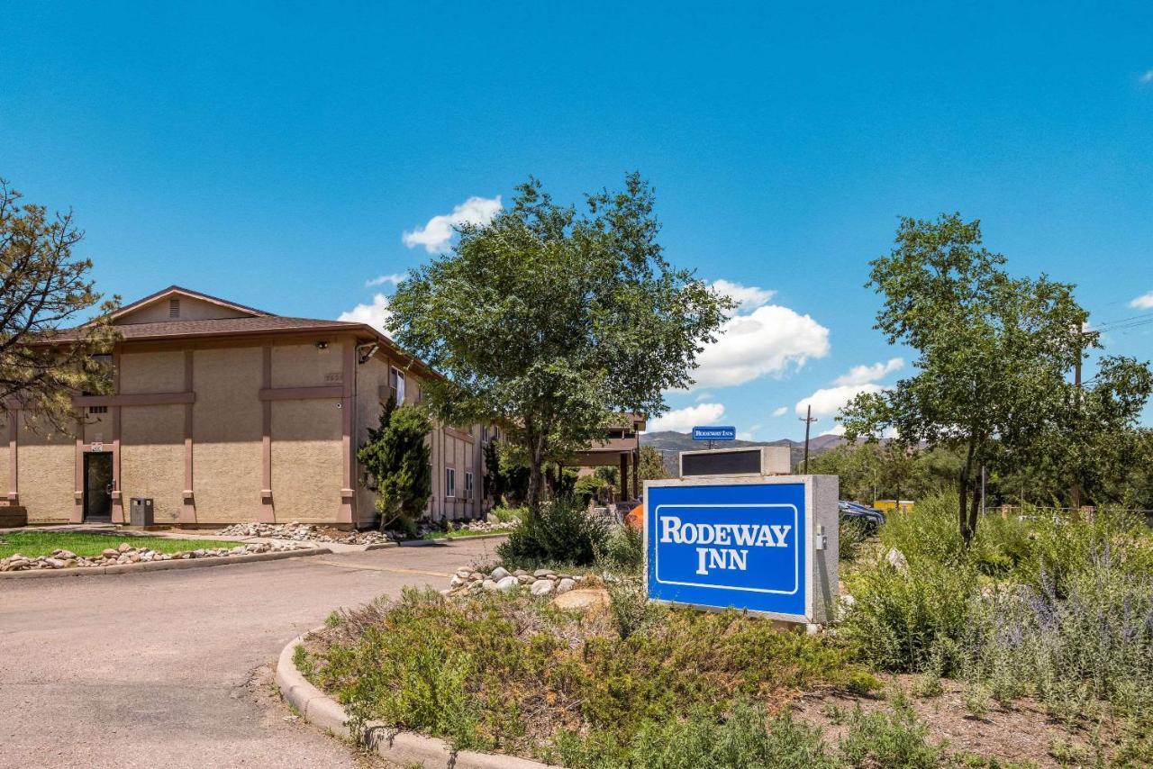 Rodeway Inn Colorado Springs Exterior photo