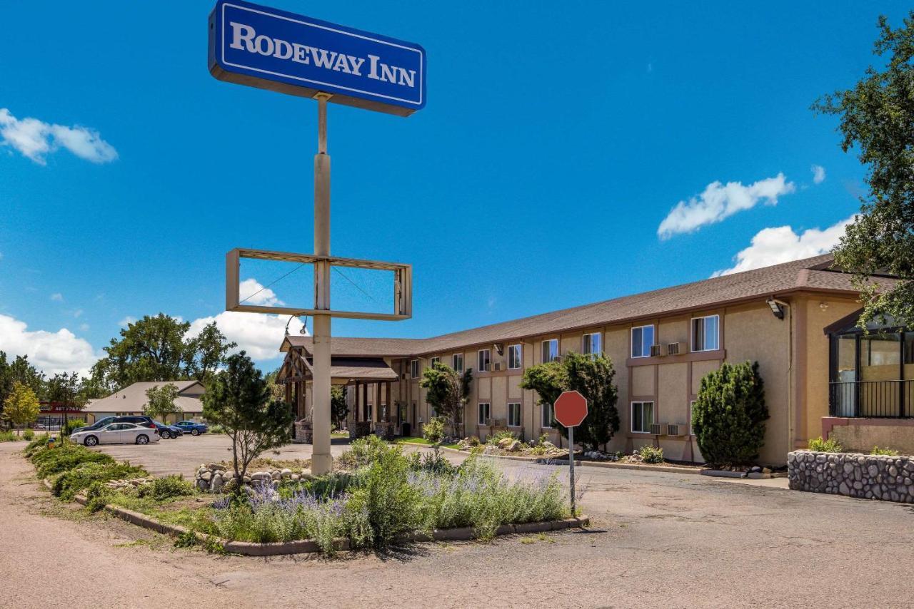 Rodeway Inn Colorado Springs Exterior photo